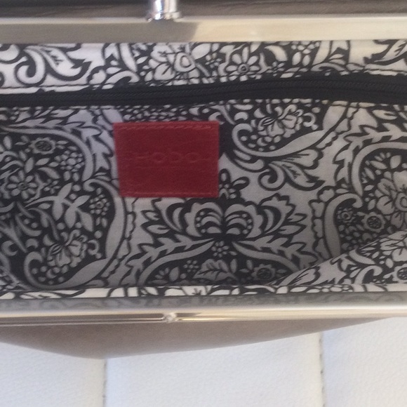 EUC Leather Gray Hobo Lauren Wallet Clutch With Silver Trim - Picture 10 of 16